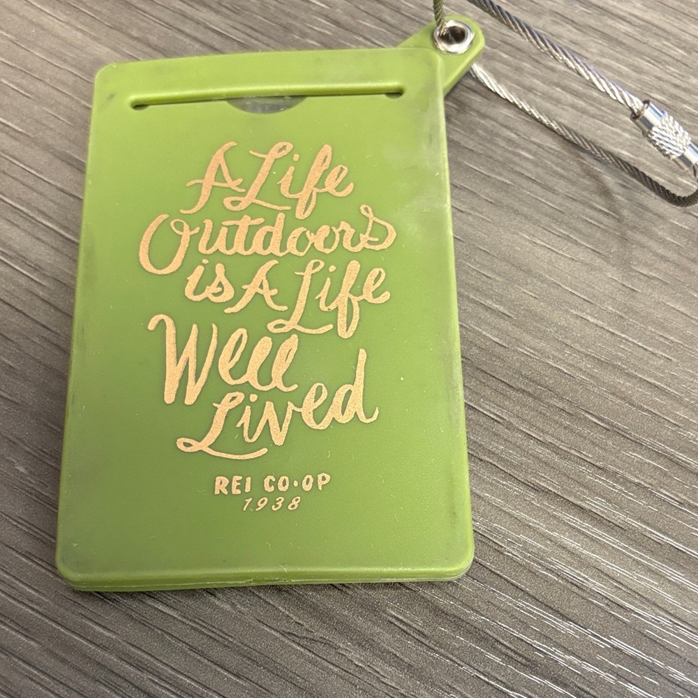 REI bag or luggage tag